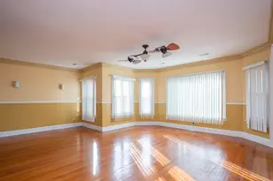 7637 S Phillips Ave, Chicago, IL 60649 - Photo 18