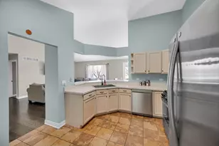 3025 Coastal Dr, Aurora, IL 60503 - Photo 8