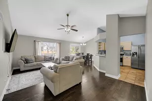 3025 Coastal Dr, Aurora, IL 60503 - Photo 4