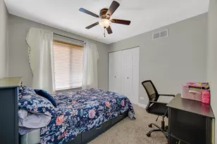 3025 Coastal Dr, Aurora, IL 60503 - Photo 14