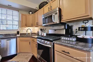 440 N Keswick Ct, Round Lake, IL 60073 - Photo 8