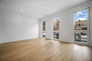 1124 W Addison St, Chicago, IL 60613 - Photo 4