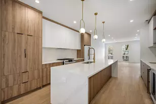 1124 W Addison St, Chicago, IL 60613 - Photo 6