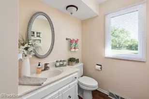 23061 N Apple Hill Ln, Lincolnshire, IL 60069 - Photo 16
