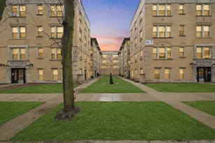 7520 N Seeley Ave, Chicago, IL 60645 - Photo 2