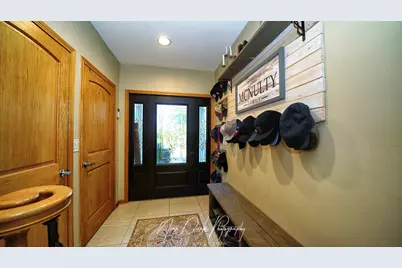 127 E Grand Avenue, Fox Lake, IL 60020 - Photo 4