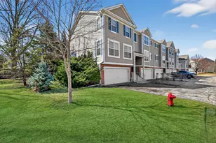 2321 Hudson Cir, Aurora, IL 60502 - Photo 2