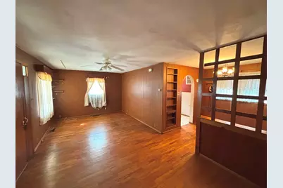 107 Dewolf Street, Odin, IL 62870 - Photo 2