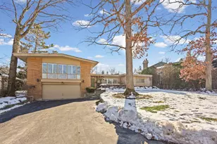 130 Rockgate Ln, Glencoe, IL 60022 - Photo 1