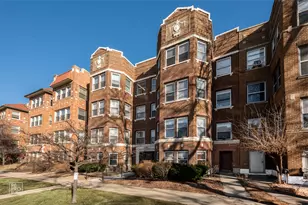 7661 N Sheridan Rd, Chicago, IL 60626 - Photo 2