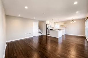 11742 S Racine Ave, Chicago, IL 60643 - Photo 2