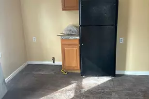 8456 S Buffalo Ave, Chicago, IL 60617 - Photo 16