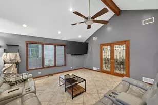 450 Hunter Dr, Carol Stream, IL 60188 - Photo 16