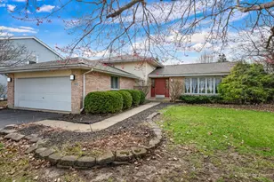 2083 Maplewood Cir, Naperville, IL 60563 - Photo 2