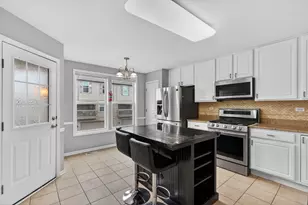 1538 Bristol Ln, Wood Dale, IL 60191 - Photo 6