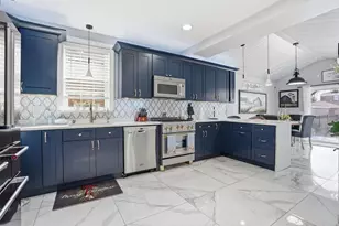 6640 S Kedvale Ave, Chicago, IL 60629 - Photo 6