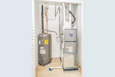 535 N Lawndale Avenue, Chicago, IL 60624 - Photo 6