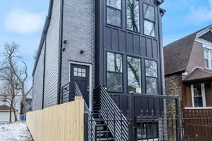 535 N Lawndale Ave, Chicago, IL 60624 - Photo 2