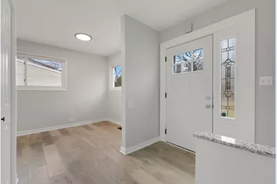 108 Walnut Drive, Streamwood, IL 60107 - Photo 4