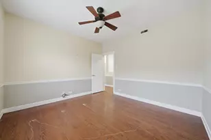 7601 S Essex Ave, Chicago, IL 60649 - Photo 10