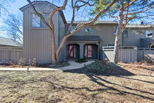 186 Shoreline Rd, Barrington, IL 60010 - Photo 1