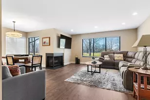 186 Shoreline Rd, Lake Barrington, IL 60010 - Photo 2