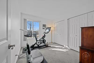 1060 Cliff View Lane, Carol Stream, IL 60188 - Photo 14