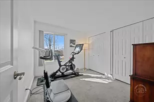 1060 Cliff View Ln, Carol Stream, IL 60188 - Photo 14