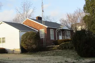 423 3rd St, Rosiclare, IL 62982 - Photo 8