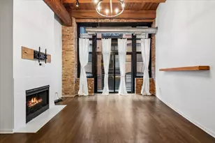 525 W Superior St, Chicago, IL 60654 - Photo 4