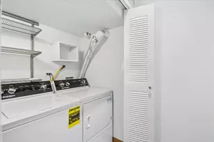 525 W Superior St, Chicago, IL 60654 - Photo 16