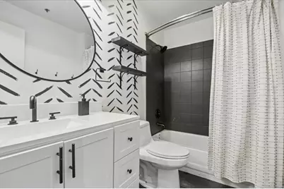 525 W Superior Street #430, Chicago, IL 60654 - Photo 14