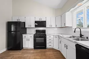 1917 E Pawnee Ln, Mount Prospect, IL 60056 - Photo 8