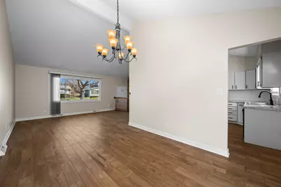 1917 E Pawnee Lane, Mount Prospect, IL 60056 - Photo 6