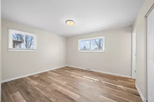 1917 E Pawnee Ln, Mount Prospect, IL 60056 - Photo 10