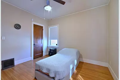 8 S Commonwealth Avenue, Aurora, IL 60506 - Photo 12