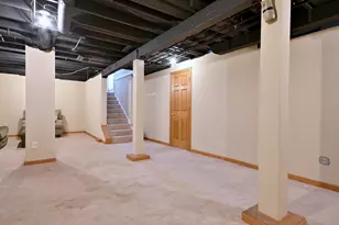 8 S Commonwealth Ave, Aurora, IL 60506 - Photo 18