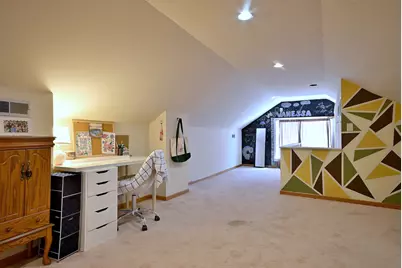 8 S Commonwealth Avenue, Aurora, IL 60506 - Photo 16