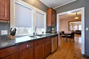 8 S Commonwealth Ave, Aurora, IL 60506 - Photo 6