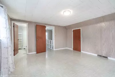 5944 W Foster Avenue, Chicago, IL 60630 - Photo 12