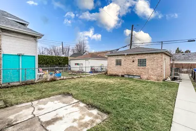5944 W Foster Avenue, Chicago, IL 60630 - Photo 18