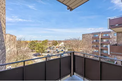 720 Wellington Avenue #405, Elk Grove Village, IL 60007 - Photo 2
