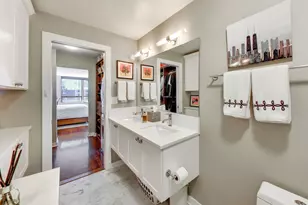 201 E Chestnut St, Chicago, IL 60611 - Photo 24