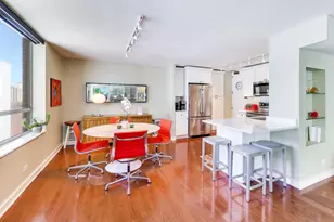 201 E Chestnut St, Chicago, IL 60611 - Photo 14