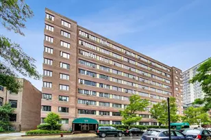 708 W Bittersweet Pl, Chicago, IL 60613 - Photo 1