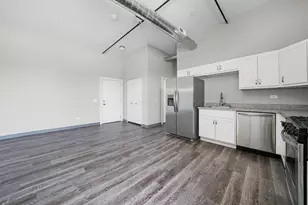 3135 W 95th St, Evergreen Park, IL 60805 - Photo 4