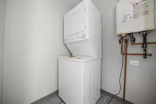 3135 W 95th St, Evergreen Park, IL 60805 - Photo 12