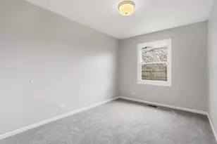 221 Davis Ln, Bolingbrook, IL 60440 - Photo 16