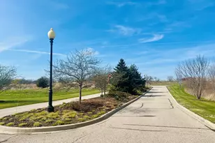 10400 Red Leaf Circle, Lakewood, IL 60014 - Photo 6