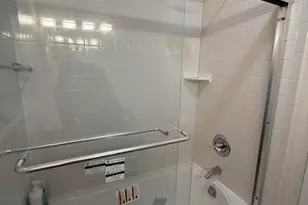 1325 W Cornelia Ave, Chicago, IL 60657 - Photo 12